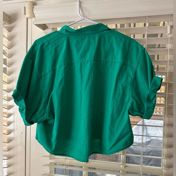 Aritzia Denim Forum Kelly green cropped button down - Picture 4 of 6